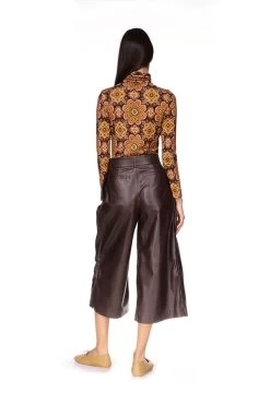 Piper Top, Scarf Medallion Chai Tea 7 Piper Top, Scarf Medallion Chai Tea -Fashion Clothing Shop 315812L SMCDPB B 288 600x 66b15b20 f393 42bc a9f1 1a6caa257e28