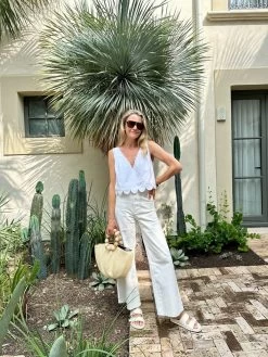 V-Neck Scallop Detail Tank, White Linen -Fashion Clothing Shop IMG 3805 178b1218 1868 4069 b6c2 31528e31933d